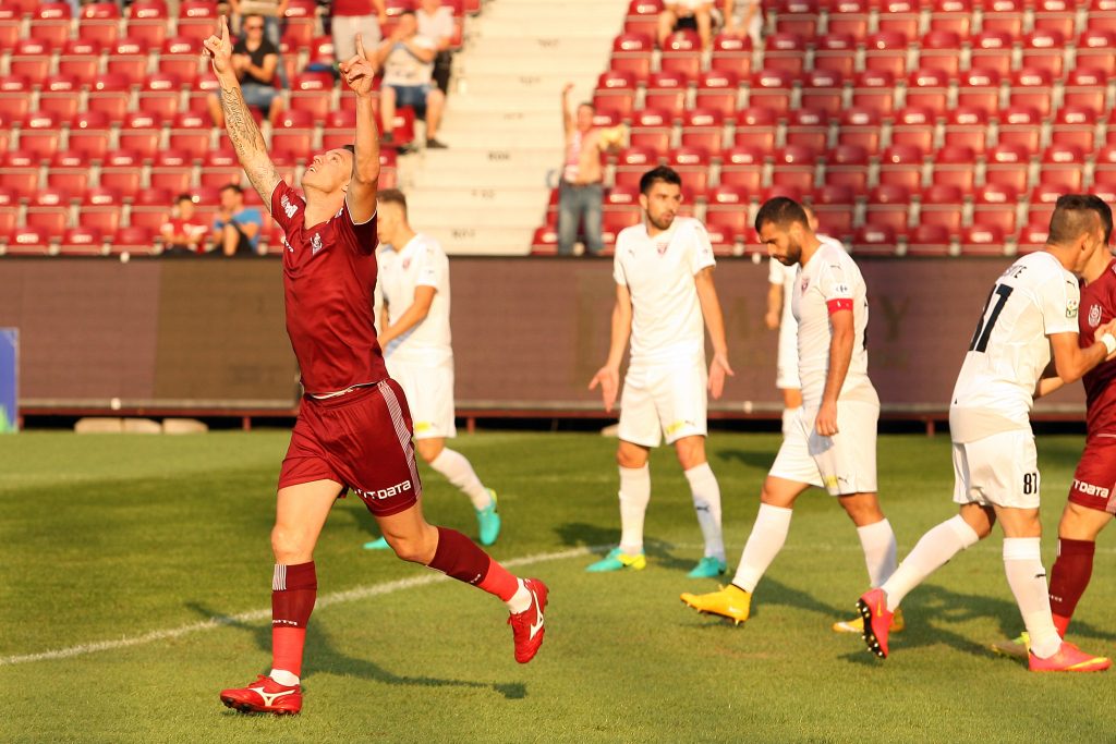 Cristian Bud se bucura dupa marcarea unui gol in meciul CFR Cluj - FC Voluntari.